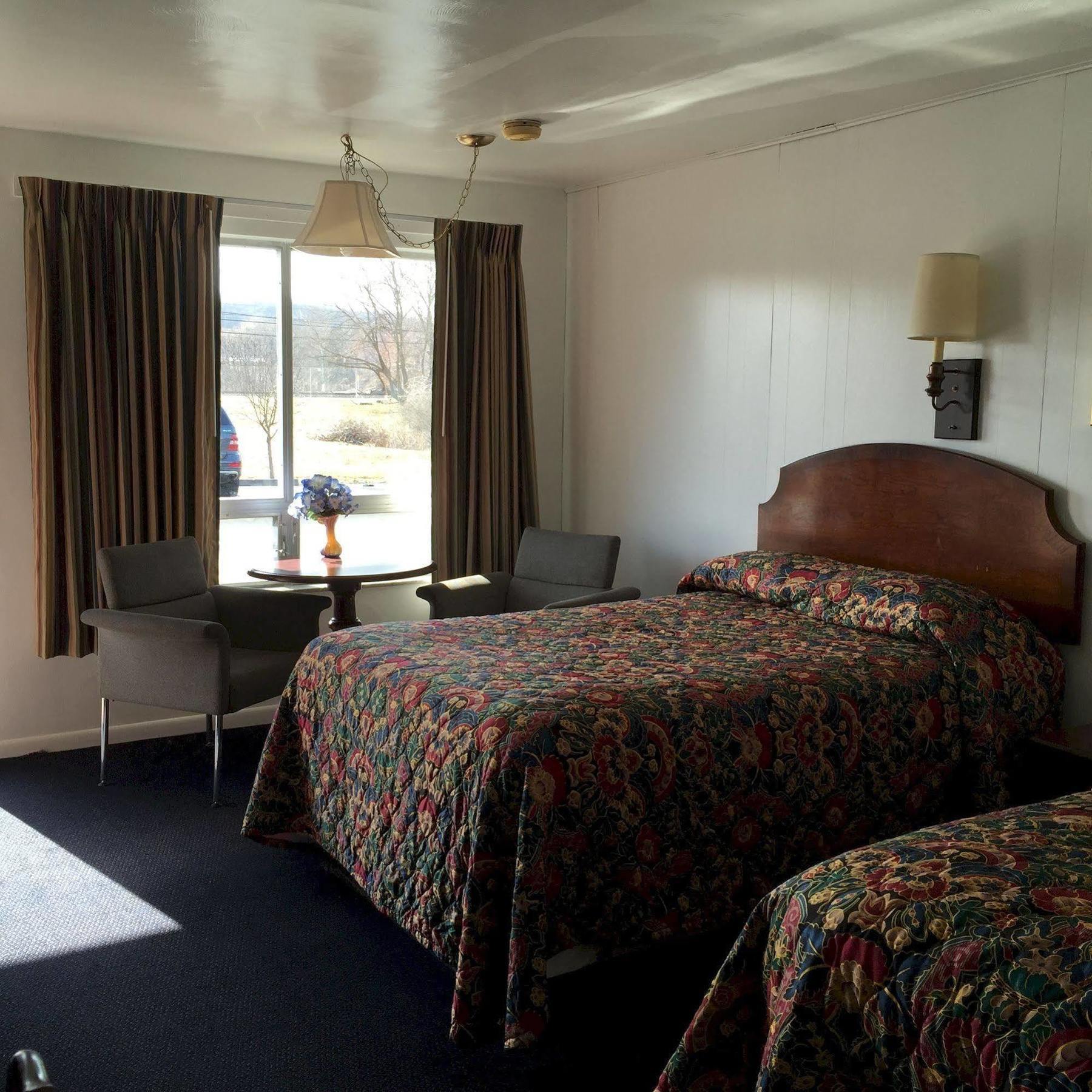 Valley Motel Pittsburgh Harmarville Exteriör bild